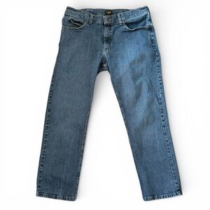 Men’s Lee Jeans Regular Fit Medium Wash Straight Leg 36x29 (Fits 34 Waist)